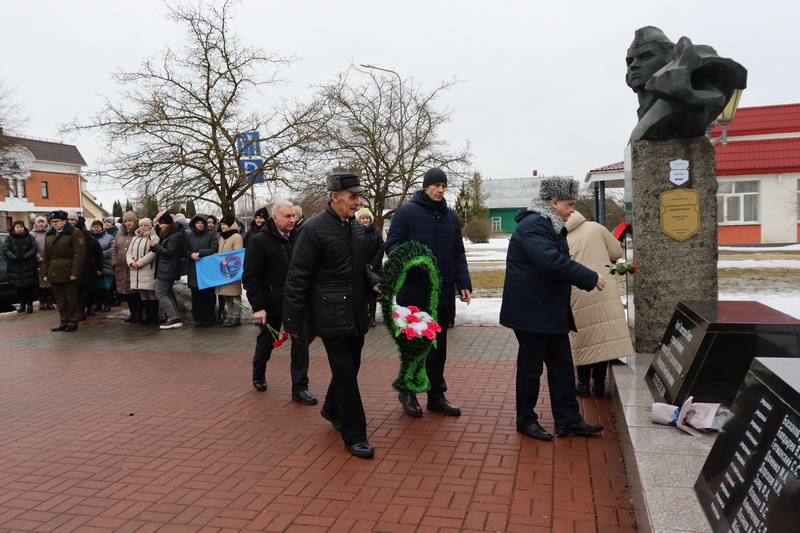 Дубровно, память, армия