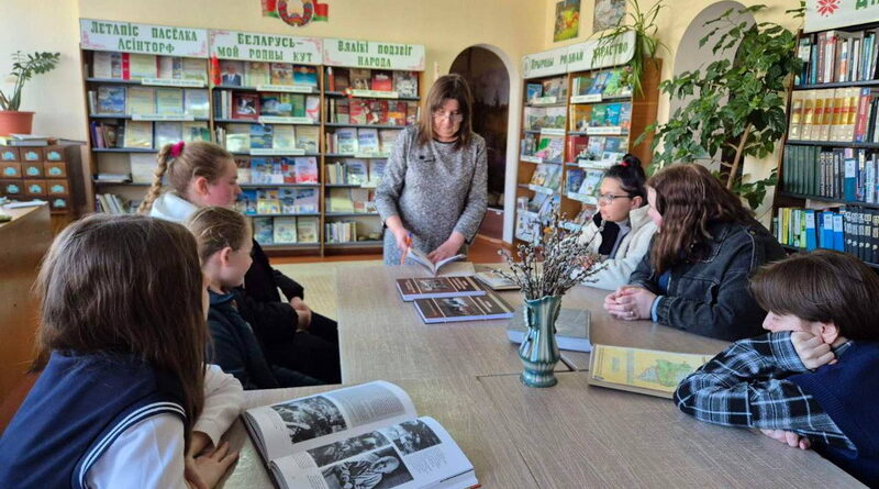 В Осинторфе учащиеся познакомились с книгами «Геноцид белорусского народа» почтили память узников лагеря на 5-ом поселке