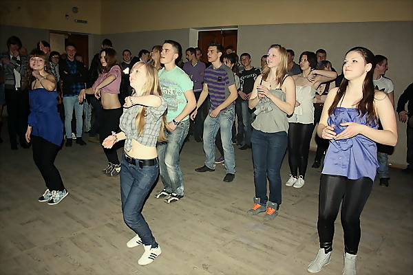 dubovno_tancy_diskoteka_flashmobe_fleshmob_ritm_molodezh_vseti_karina-dragel-7