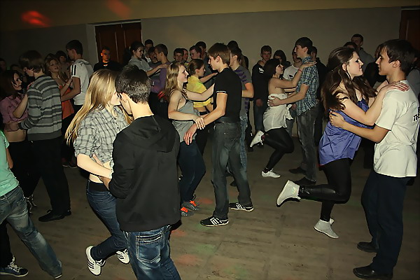 dubovno_tancy_diskoteka_flashmobe_fleshmob_ritm_molodezh_vseti_karina-dragel-9