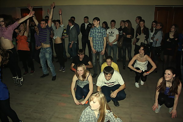 dubovno_tancy_diskoteka_flashmobe_fleshmob_ritm_molodezh_vseti_karina-dragel