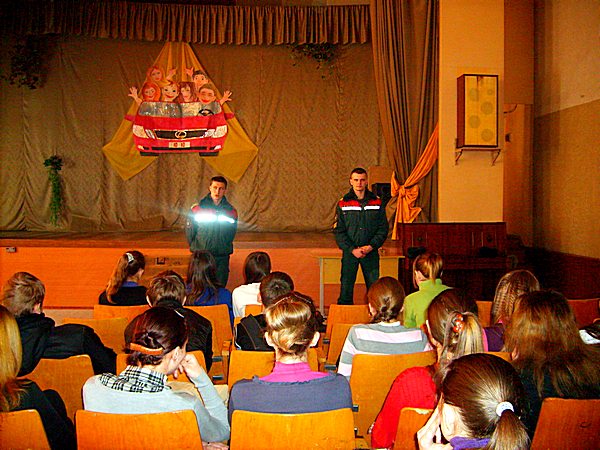 Дубровно, Дубровенский район, Беларусь, МЧС, спасатель, пожар, безопасность, школа, дети, взрослые, лекция, встреча, акция, дом, быт, производство