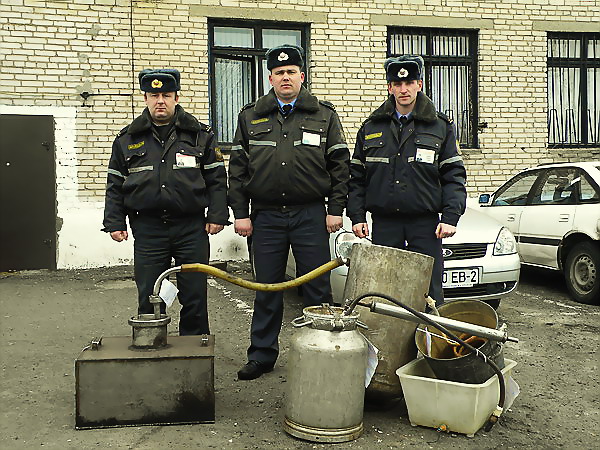 Дубровно, милиция, милиционер, алкоголь, спиртное, самогон, самогонщик, самогонный аппарат, Дубровенский район, штраф, деньги