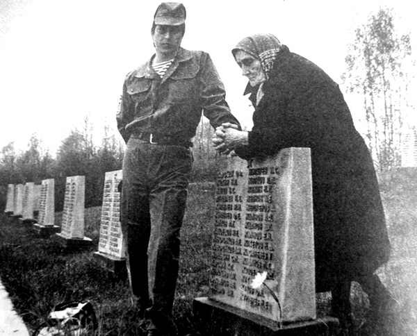 Дубровно, Дубровенский район, Великая Отечественная война, СССР, братская могила, солдат, захоронение, имя, поиск, неизвестный, память, история, 1949, 1990, 2011