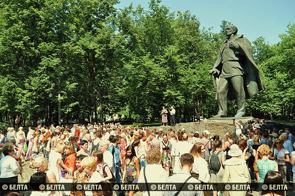 Дубровно, Беларусь, Вязынка, Янка Купала, белорусский песняр, поэт, писатель, Латушко, Ананич, праздник, юбилей, люди, белорусы, радость, 130 лет