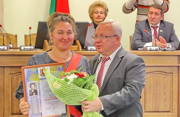 Дубровно,Дубровенский,мама,дети,цветы,праздник