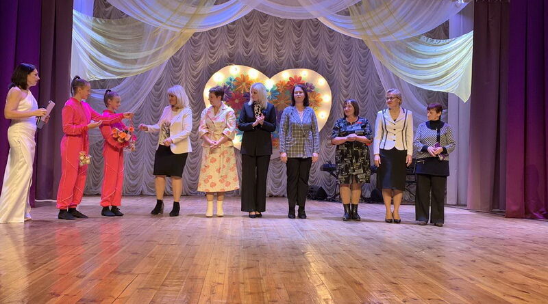 Дубровно, мамы, праздник