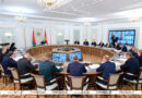 «Мужики, в бой!» Лукашенко требует по-военному решать задачи в ходе нынешней уборочной кампании