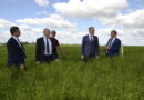 На льняных полях Дубровенщины побывали руководители области