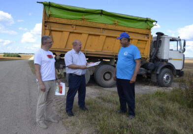 Кто лидирует среди водителей на жатве в Дубровенском районе? Узнаем