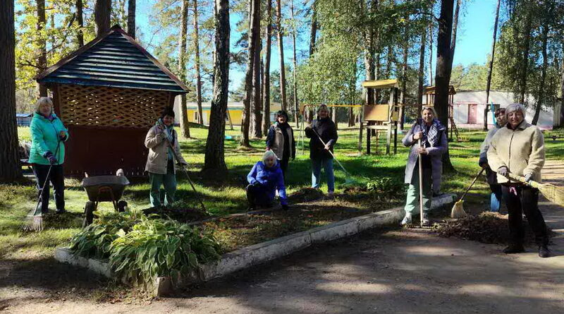 Дружно, весело и чисто — так дубровенцы оценивают свое участие в субботнике