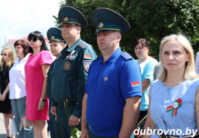 Дубровенцы почтили память погибших в Великой Отечественной войне минутой молчания Дубровенцы почтили память погибших в Великой Отечественной войне минутой молчания